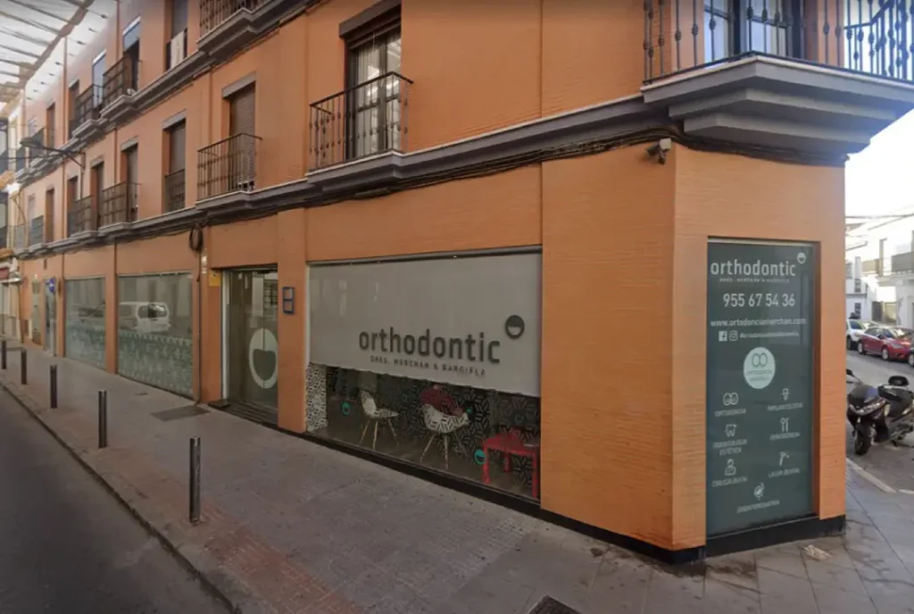 Clínica dental en Dos Hermanas - Dentista especializado en ortodoncia