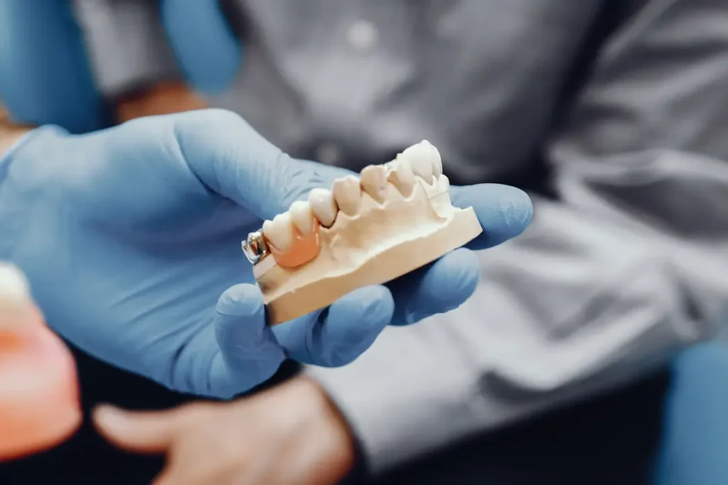 implantes-dentales-dos-hermanas