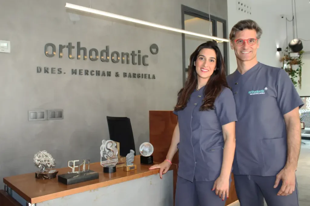 recepcion clinica dental nervion dos hermanas